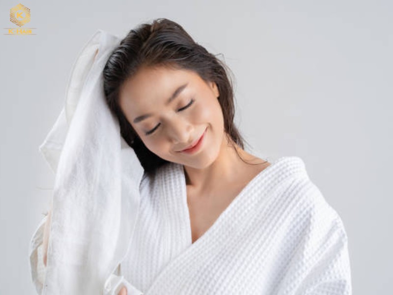 Clients can consider using a microfiber towel when drying the hair