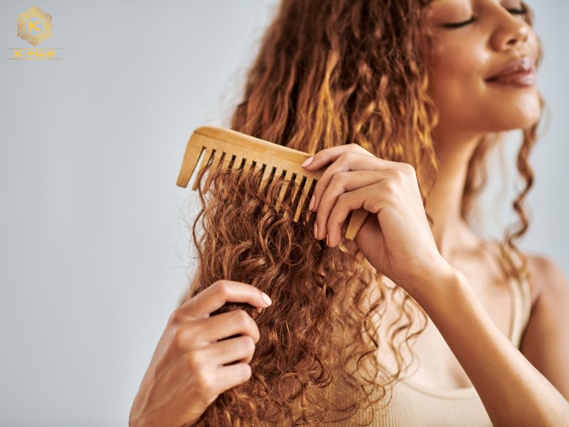 Detangling is an essential for 2C hair care