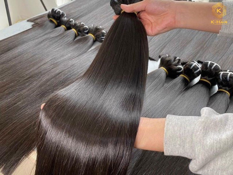 Proper-quality 24 inch hair extensions should be smooth, silky, soft, with natural luster
