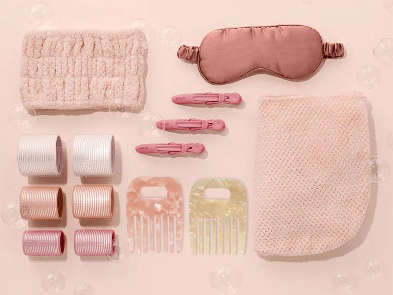 How to Straighten Hair Without Heat: 7 Easy Methods 2 Tools to straighten hair without heat: comb, towel, pins, satin scarf